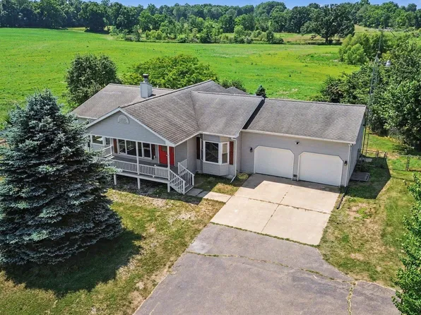 13594 North Ave, Bellevue, MI 49021