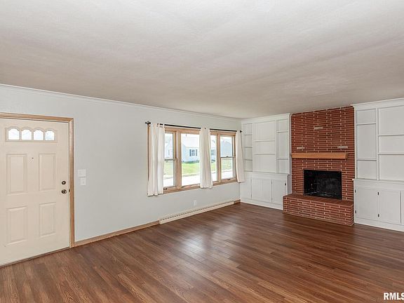 4th image of 2136 Grove St