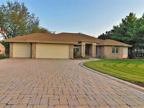2nd image of 2175 Merrick Dr