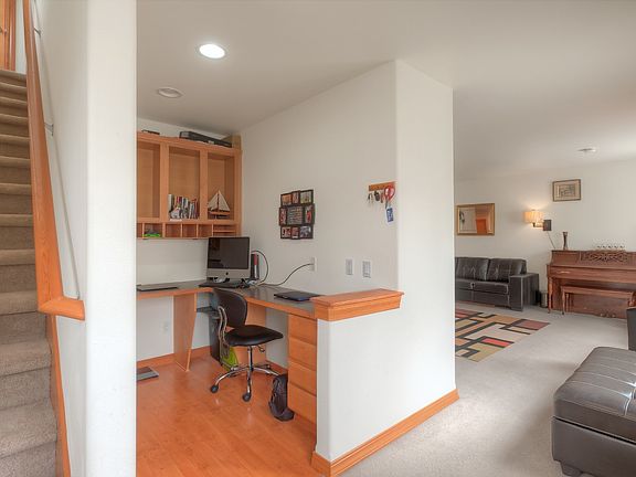 4th image of 4531 5th Dr SE