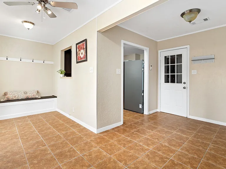 340 Maxwell Dr — Photo 12