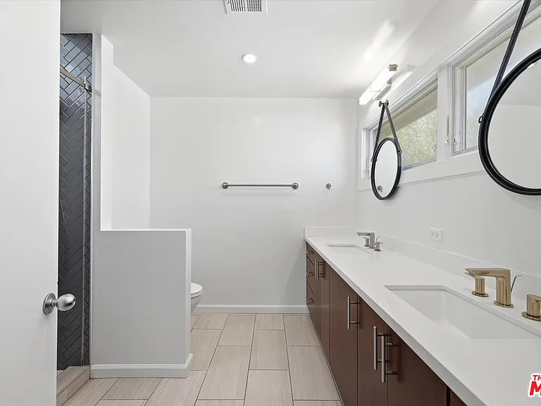 4164 Le Bourget Ave — Photo 39