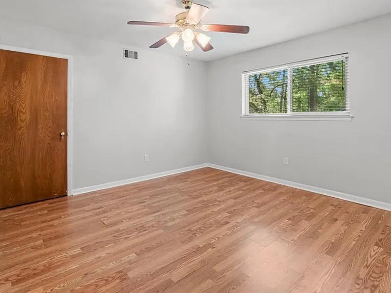 Upstairs Bedroom 2
