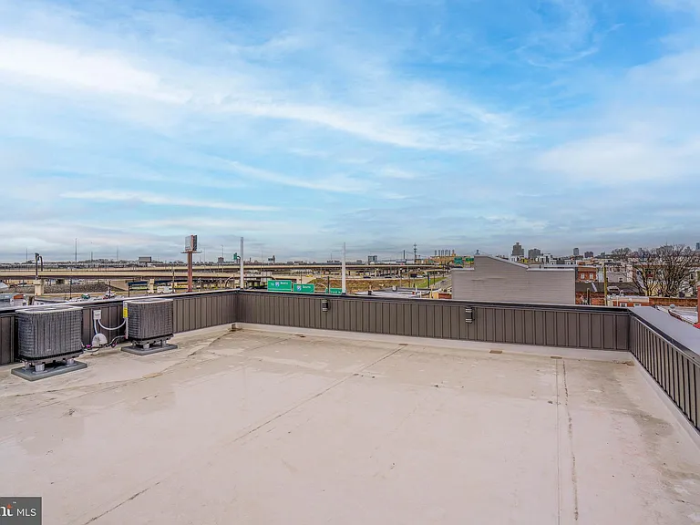 2323 E Cabot St #3 — Photo 26