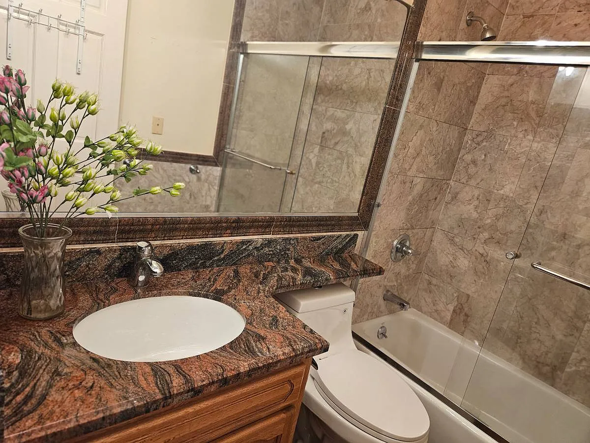 2 bed, 728 sqft, $3,000 — Photo 3