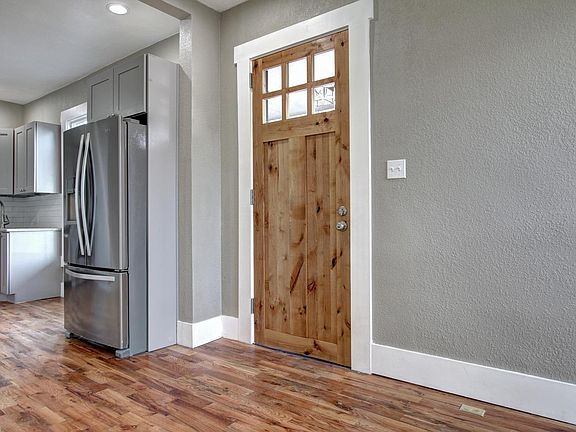 5th image of 818 W 6th Ave