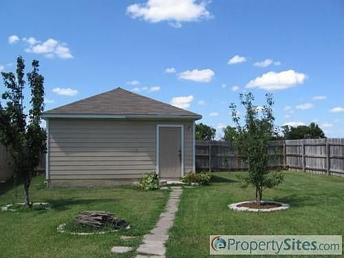 2nd image of 5851 Midcrown Dr