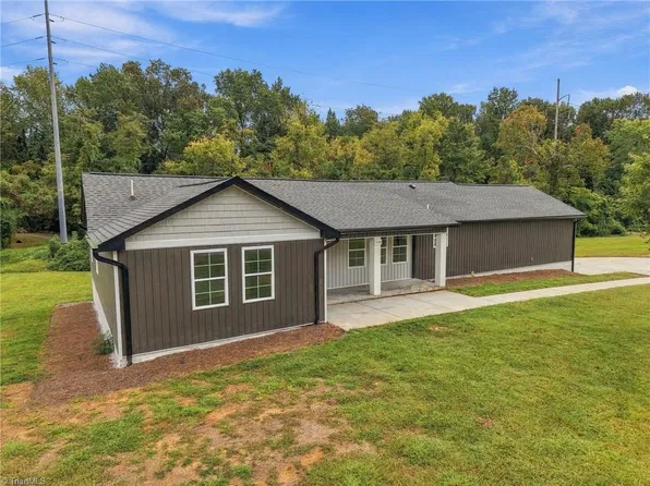1524 McGuinn Dr, High Point, NC 27262