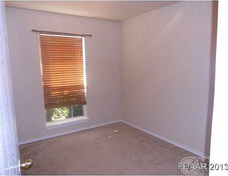minor bedroom