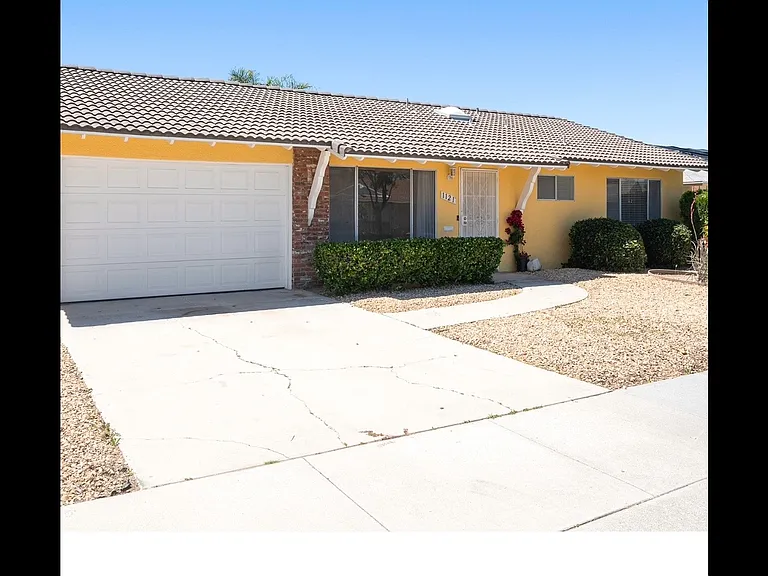 1121 W Mayberry Ave — Photo 12