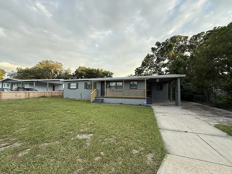 5702 Meridian Way — Photo 1