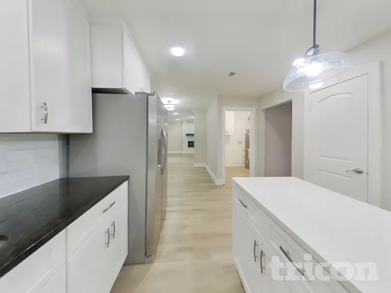 2501 Haybrook Ln — Photo 7