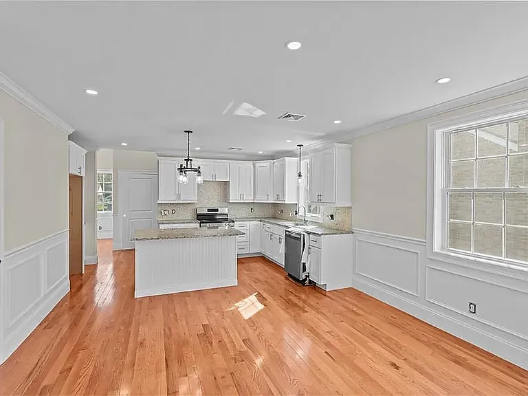 Kitchen/Living area