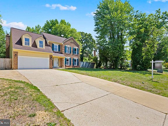 2nd image of 2715 Sprague Dr
