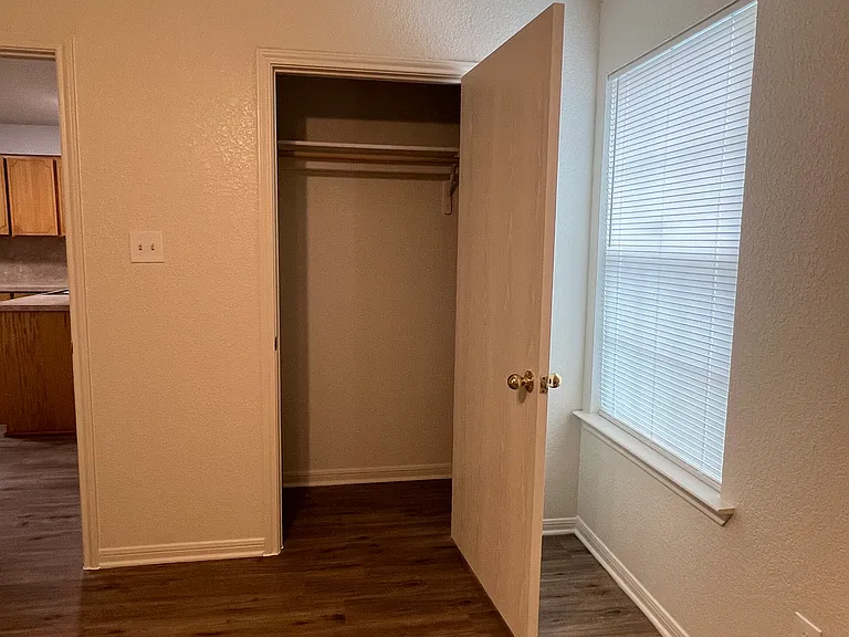 416 Justin Ln #B — Photo 8