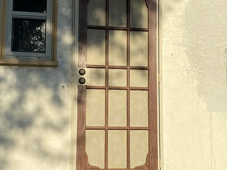 485 Lewis St — Photo 3