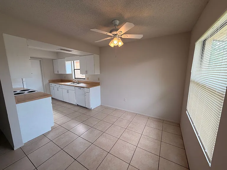 1832 Rita St — Photo 10