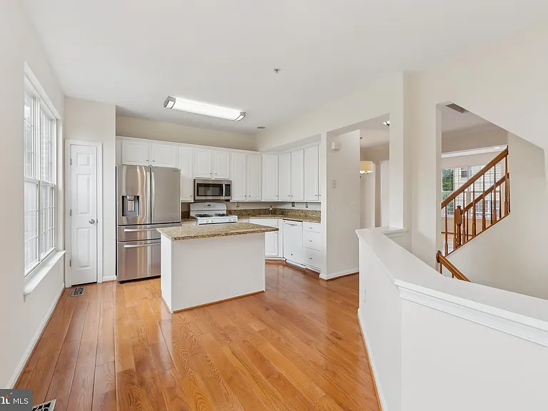 3802 Dominion Mill Dr — Photo 7