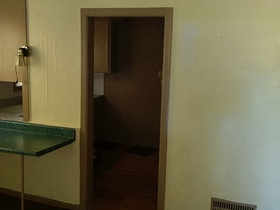 5th image of 5119 S Benton Ave