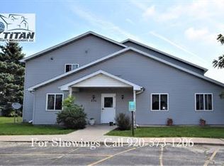 234 Towyn St APT 10, Cambria, WI 53923