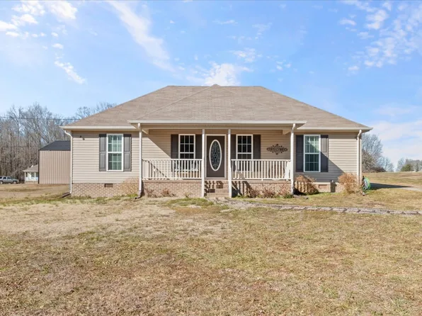 90 Jenkins Dr, Fayetteville, TN 37334