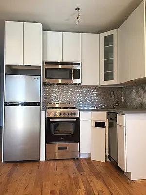 Rented by Luxury Property Group | media 27