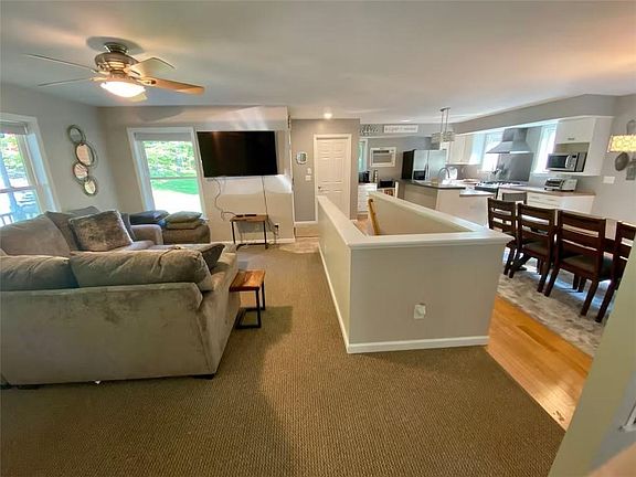 4th image of 1565 Tupper Hill Rd