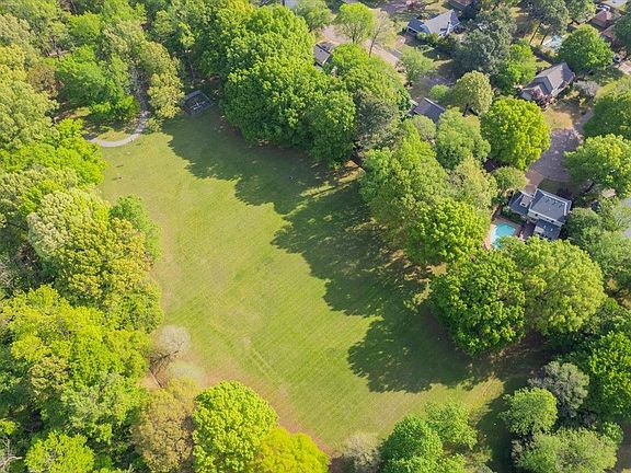 4th image of 1217 Saddle Ridge Dr