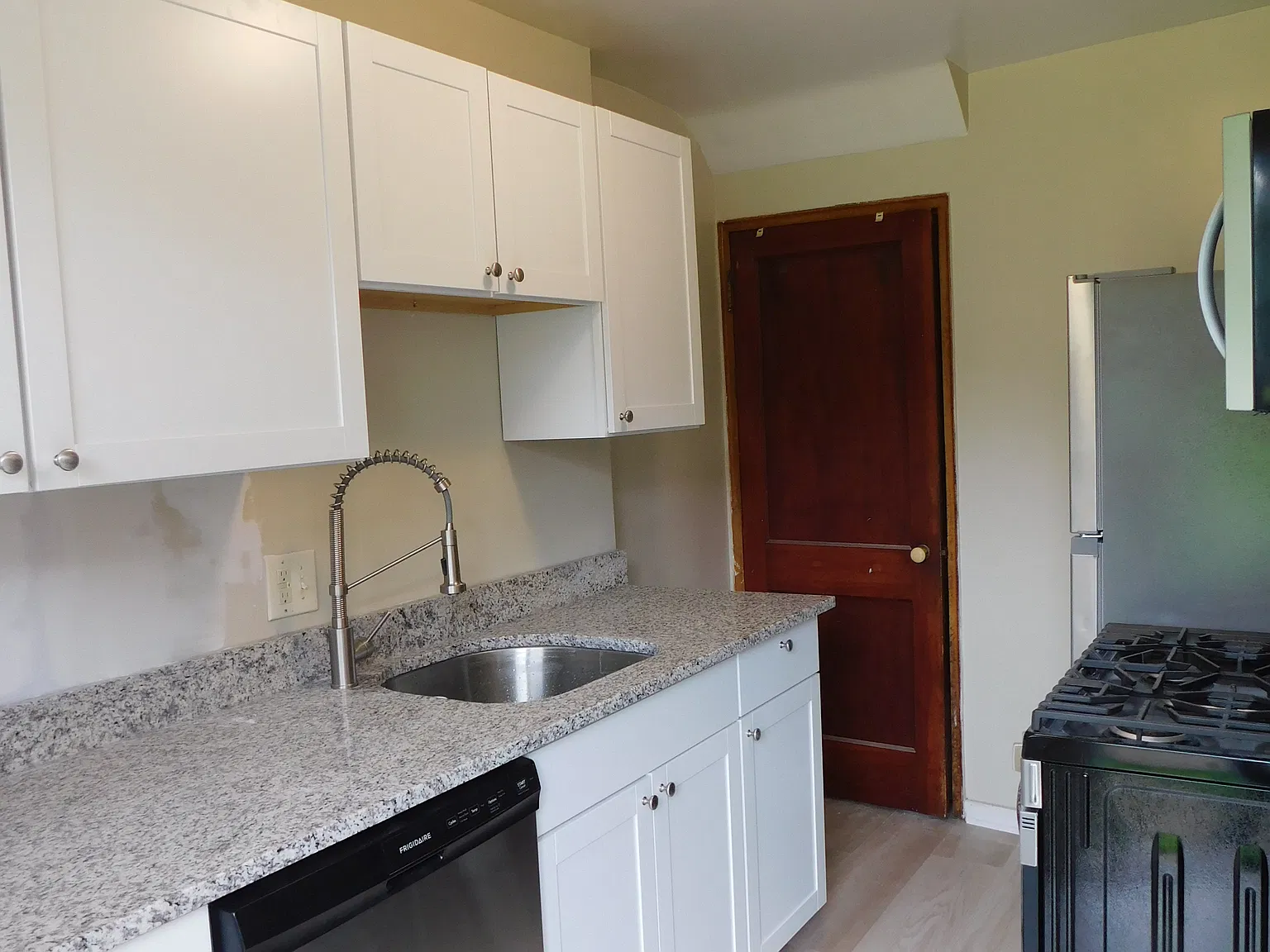 2 bed, 900 sqft, $1,195 — Photo 1
