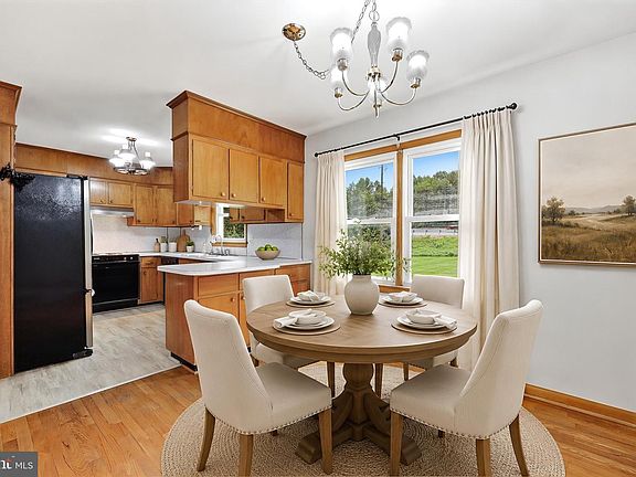 3rd image of 227 Wyngate Dr