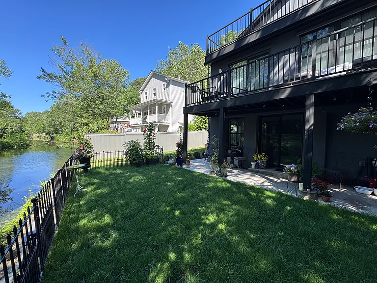 229 Piermont Ave — Photo 3