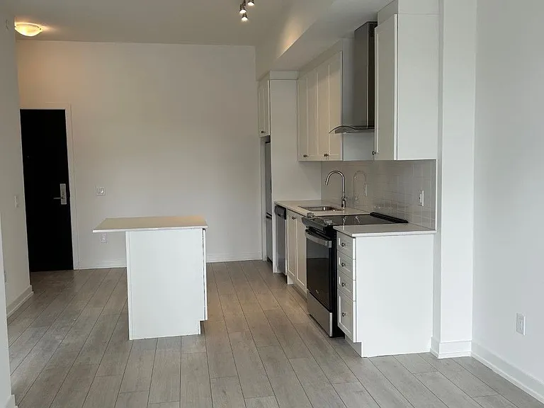 55 Duke St W #206 — Photo 3
