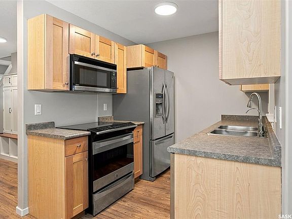 5th image of UNIT 13-2801 windsor park ROAD