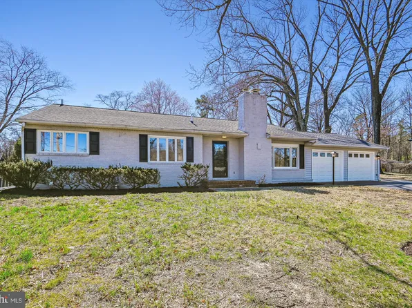 223 Mountain Rd, Pasadena, MD 21122