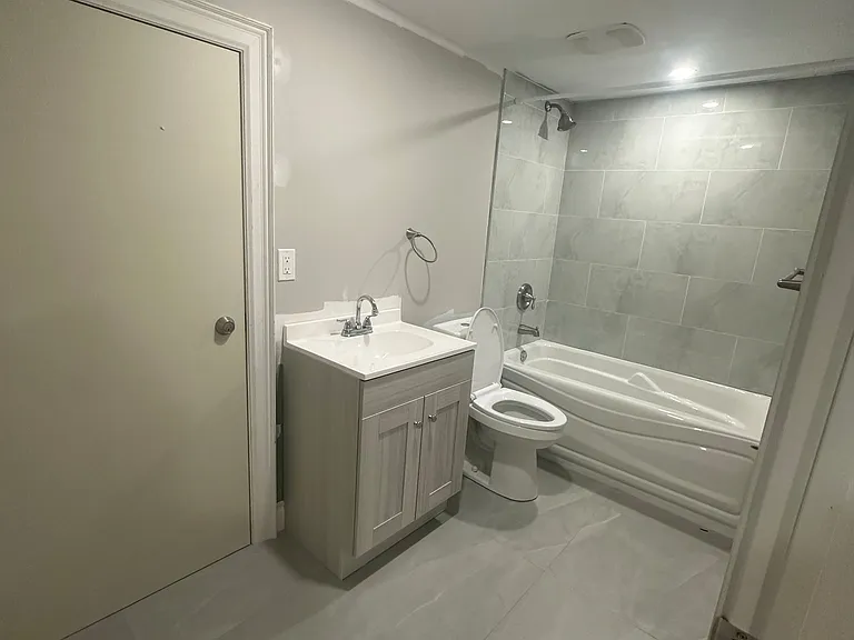 199 Avondale Blvd #2 — Photo 18