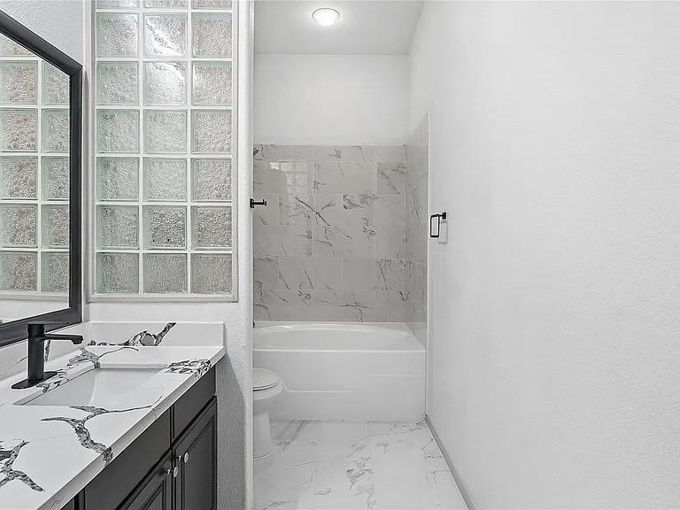 1441 East St #202 — Photo 24