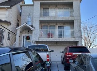 155 Race St, Elizabeth, NJ 07206