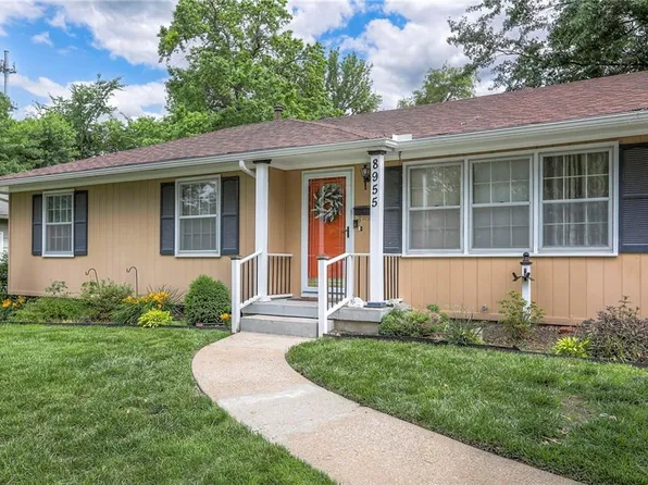 8955 E 84th St, Raytown, MO 64138