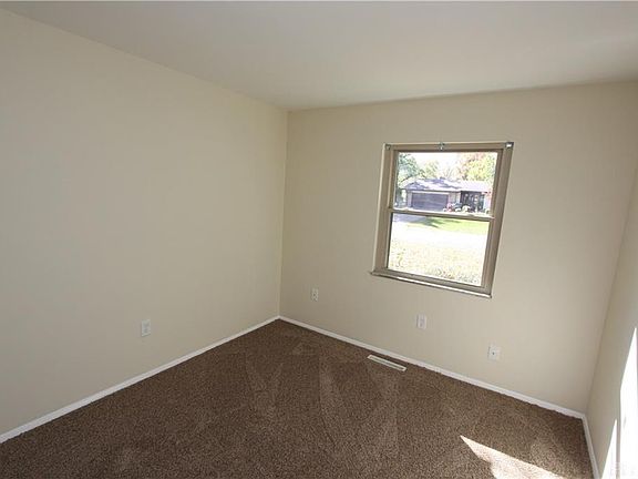 5th image of 6820 Highfield Dr