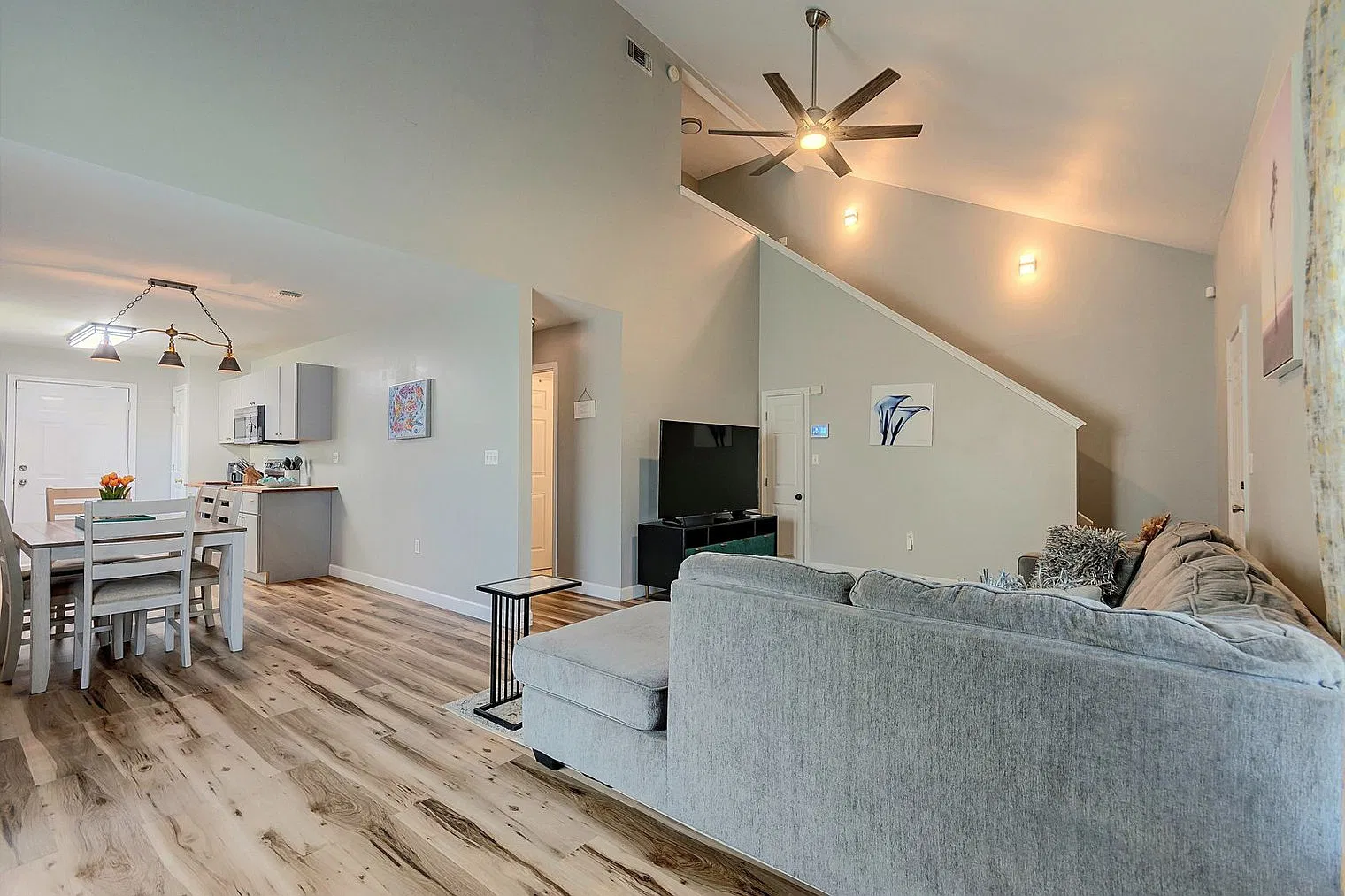 3 bed, 2.0 bath, 1496 sqft, $2,871 — Photo 4
