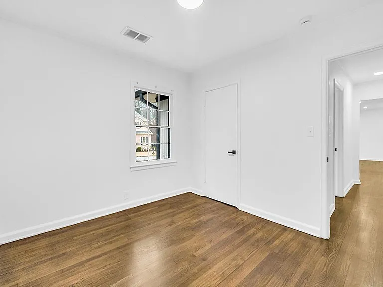 1253 Dunwoody Ln — Photo 16