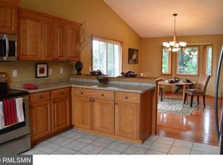 1410 Sunbird Ln, Faribault, MN 55021