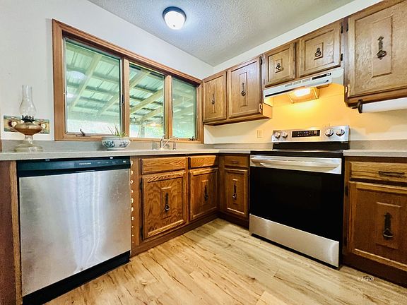 2nd image of 920 Raccoon Rd