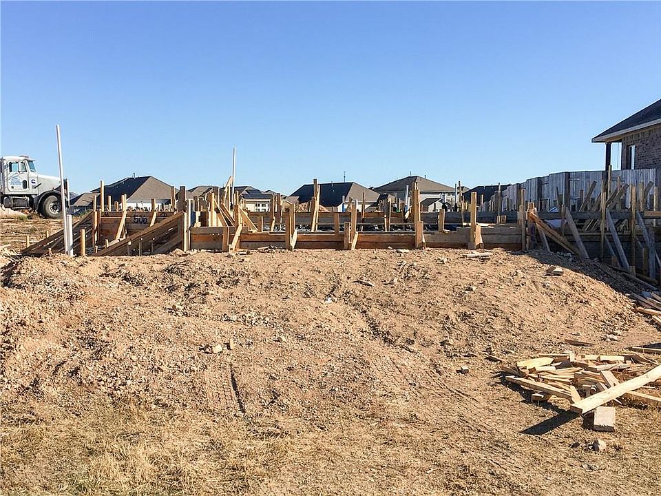 1st image of 506 Oak Grv