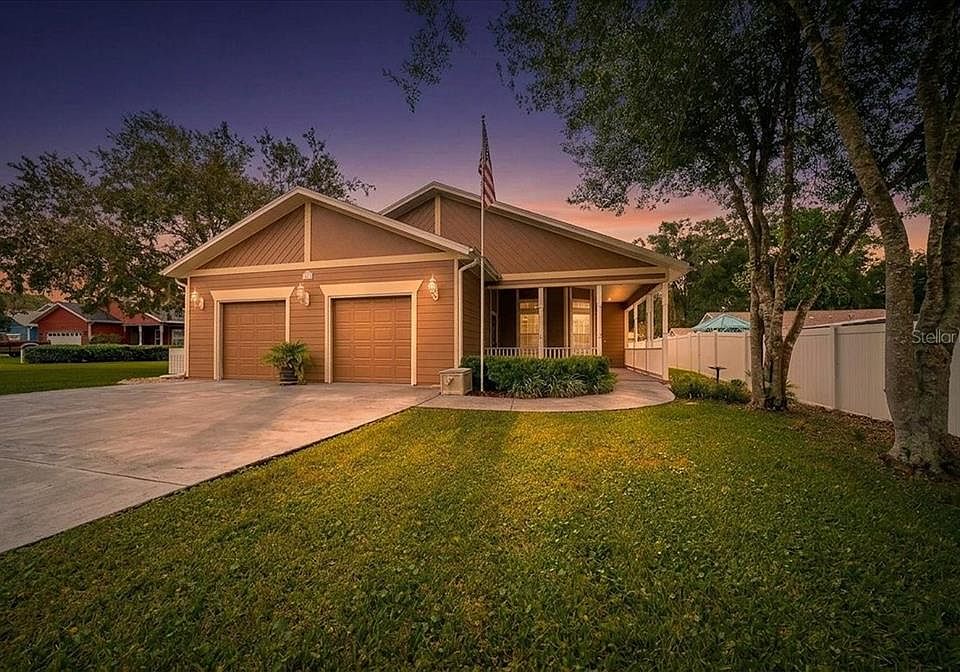 1st image of 4014 NE 23rd Pl