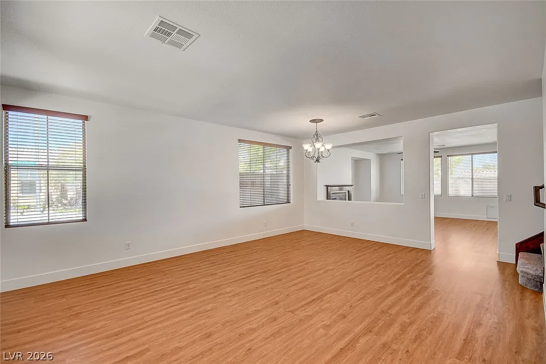 4 bed, 3.0 bath, 2419 sqft, $2,750 — Photo 2