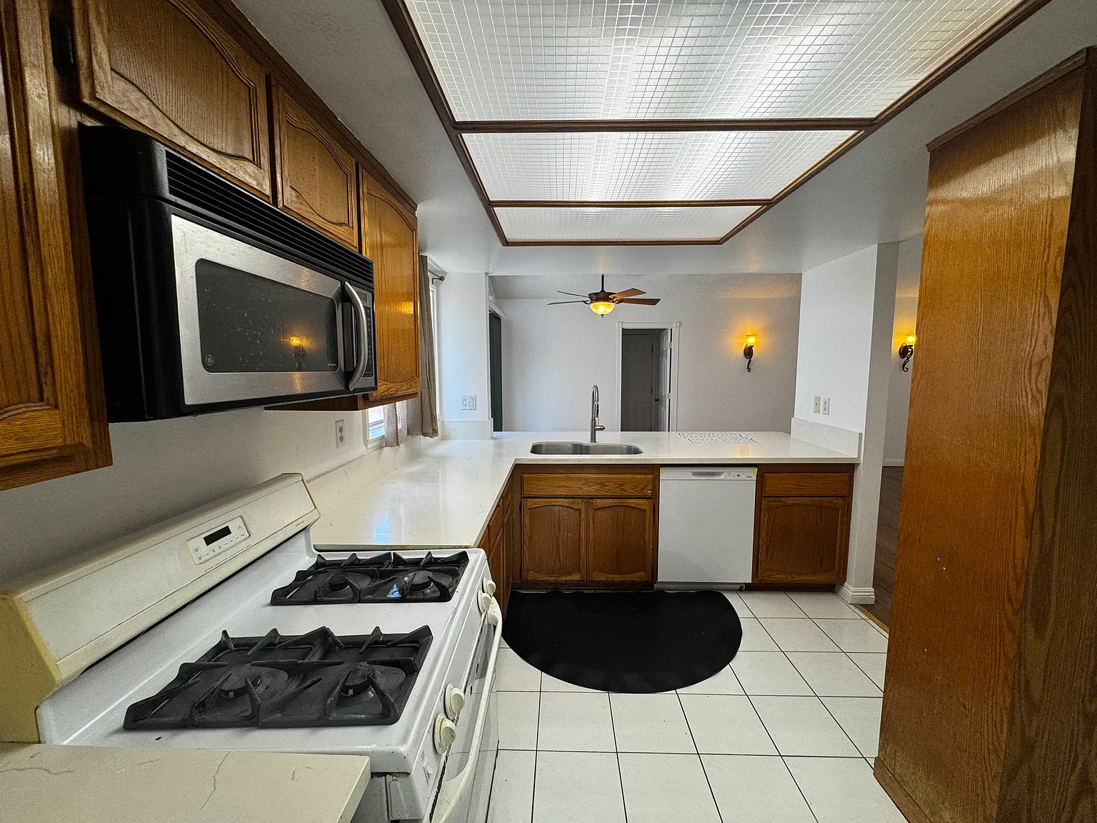 3 bed, 1617 sqft, $4,500 — Photo 4