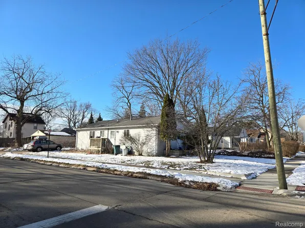307 W Otis Ave, Hazel Park, MI 48030