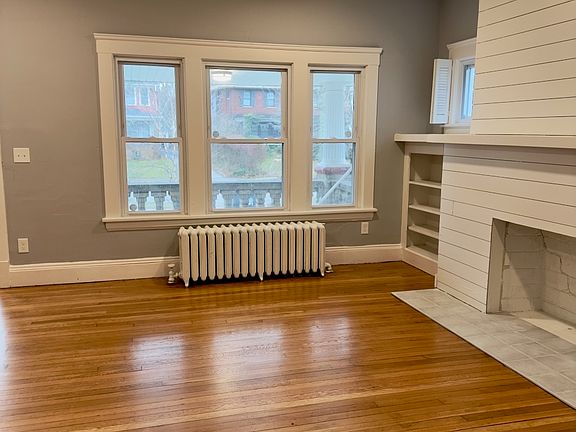 4th image of 2407 Woodmere Dr