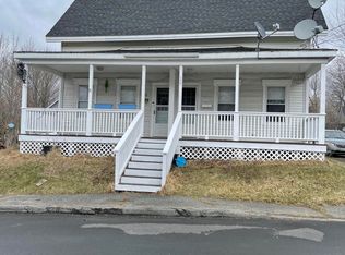 18 Oak St, Gardiner, ME 04345